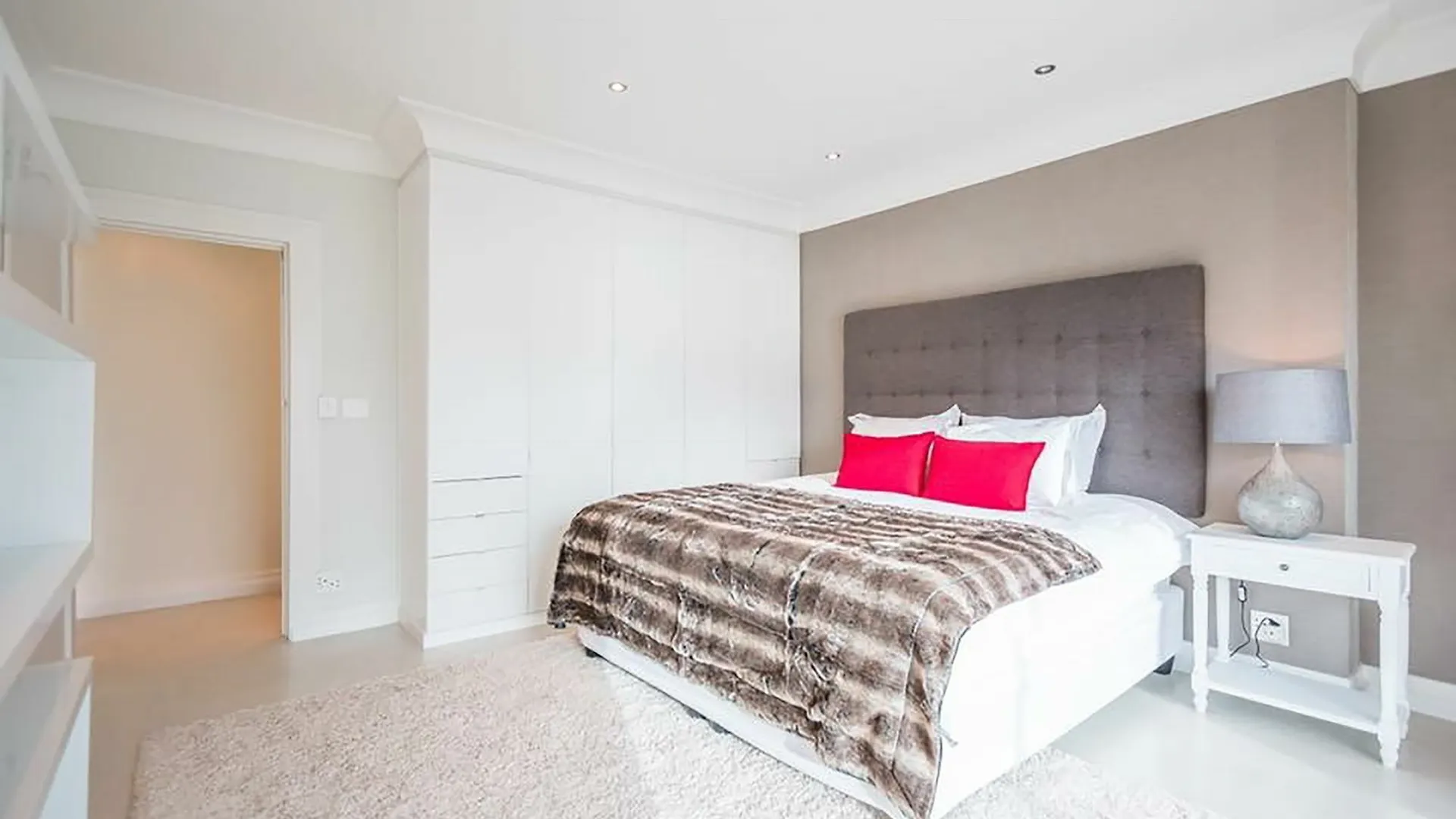 2 On Medburn Apartment Cape Town