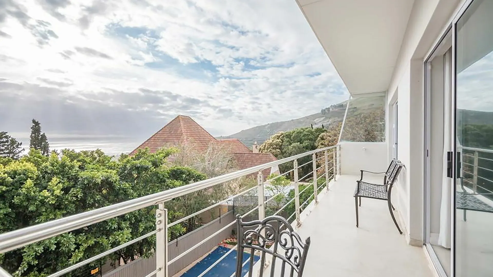 2 On Medburn Apartment Cape Town
